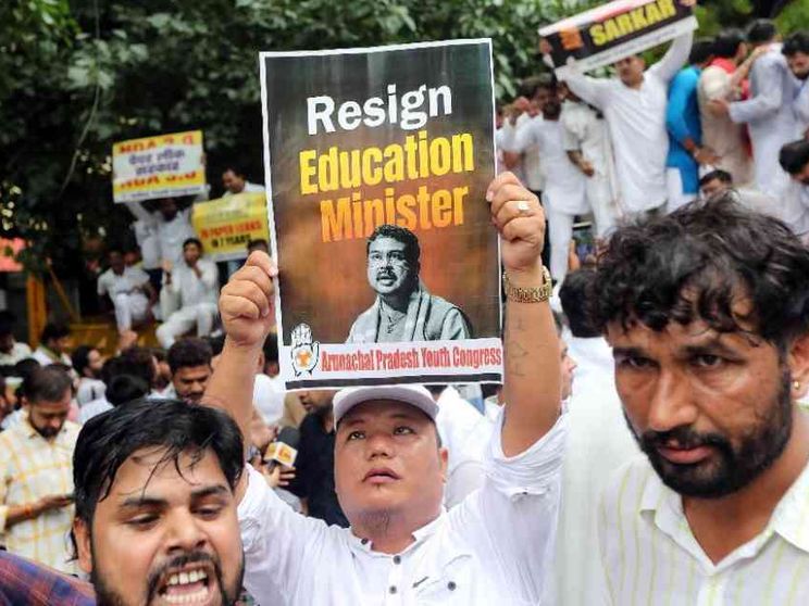 Il conflitto sociale nella protesta in India per i test di medicina truccati