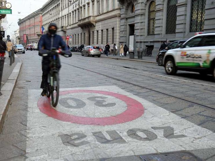 Milano, a 30 km all'ora l'inquinamento aumenta: ecco perchè