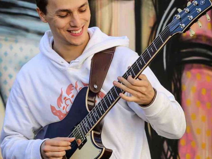 La stella della chitarra Matteo Mancuso: «I miei suoni dell'anima»