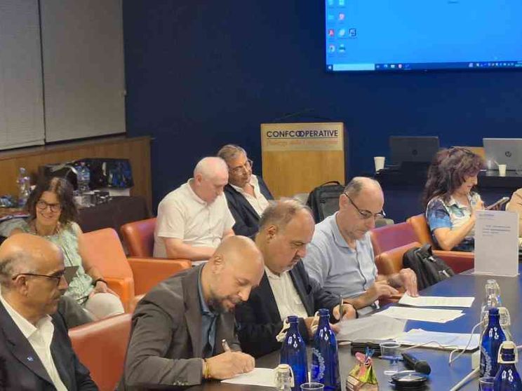 Intesa sul contratto delle Bcc: aumenti medi di 435 euro