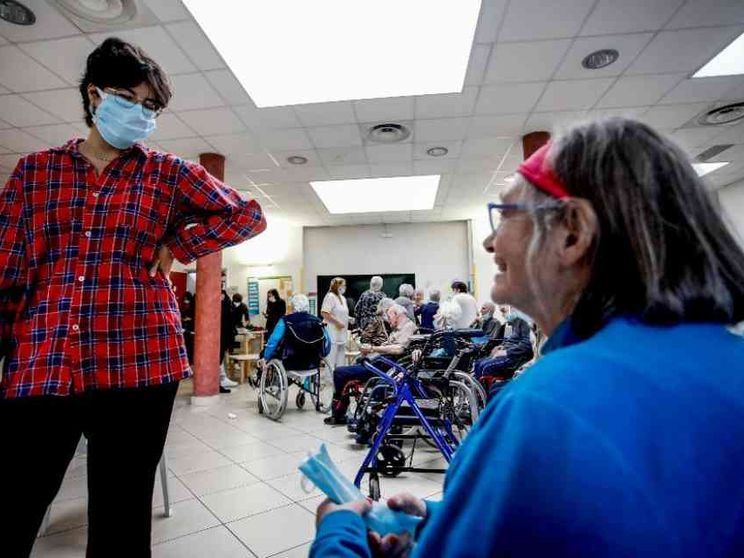 Che dolore le accuse alle Rsa. Cosa va fatto per evitare abusi