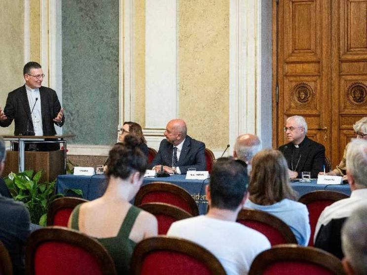 Manuel, malato di Sla, benedice il suo amico vescovo