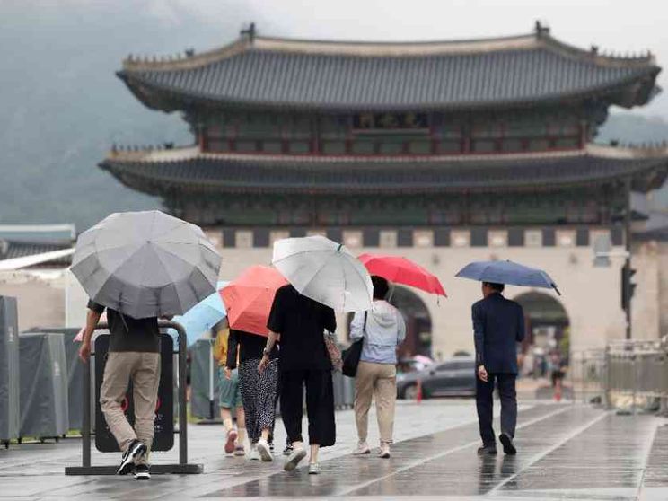 Il governo riparte dalla scuola per combattere i suicidi tra i giovani