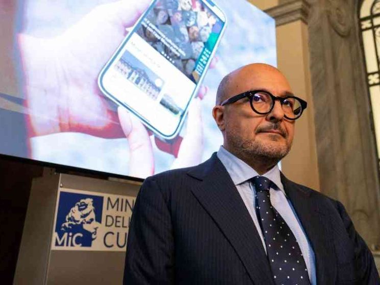 Le elezioni francesi, i giornalisti in rivolta, il ministro: Rainews è un caso