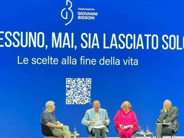 Zuppi: dialoghi al rialzo. Nuova legge? Piuttosto cure, relazione, speranza