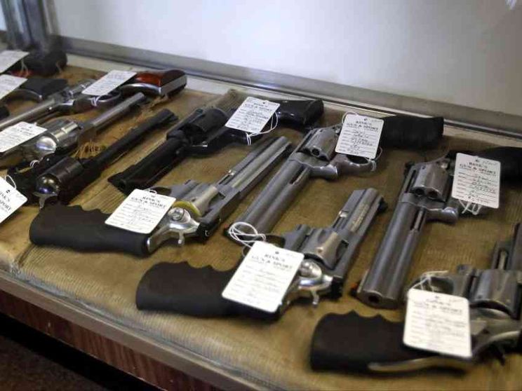 Arrivano i distributori automatici di proiettili nei supermercati