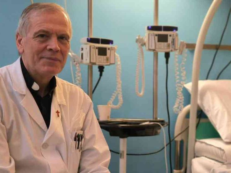 «Cappellano con i malati di cancro, tra terapie religioni e spiritualità»
