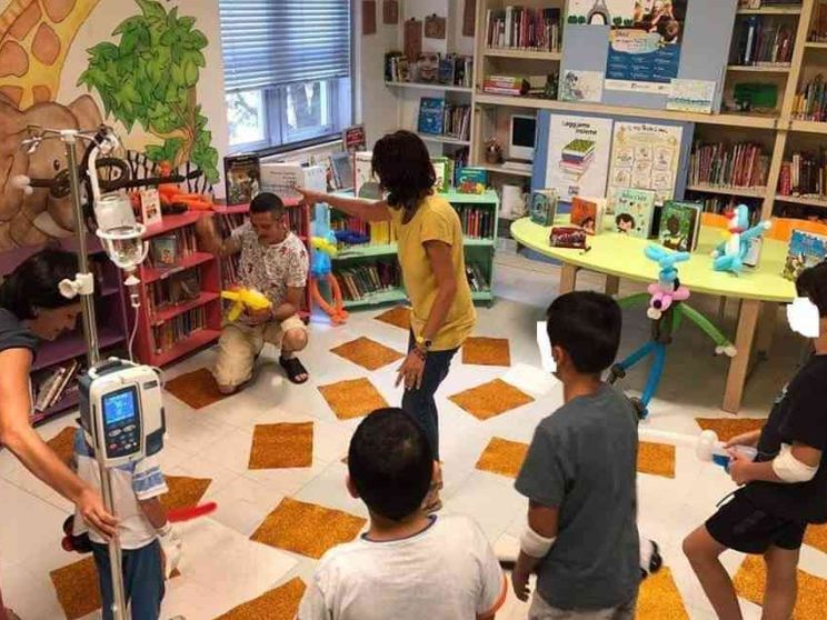 Michele, clown tra i bambini malati. «Convivo meglio con il mio tumore»