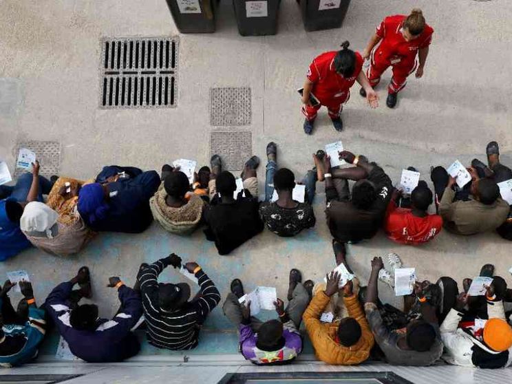 Gli sbarchi sono calati perché sempre più migranti muoiono nel deserto