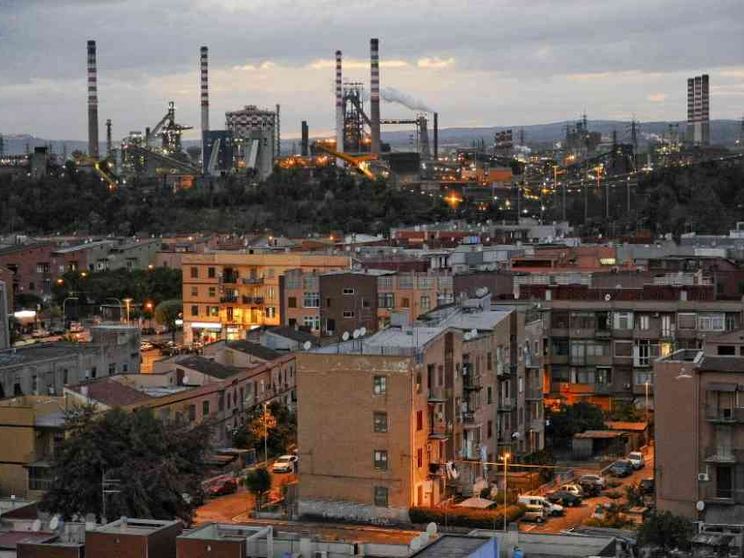 Quattro gruppi in corsa per l’Ilva. Si tratta sui livelli occupazionali