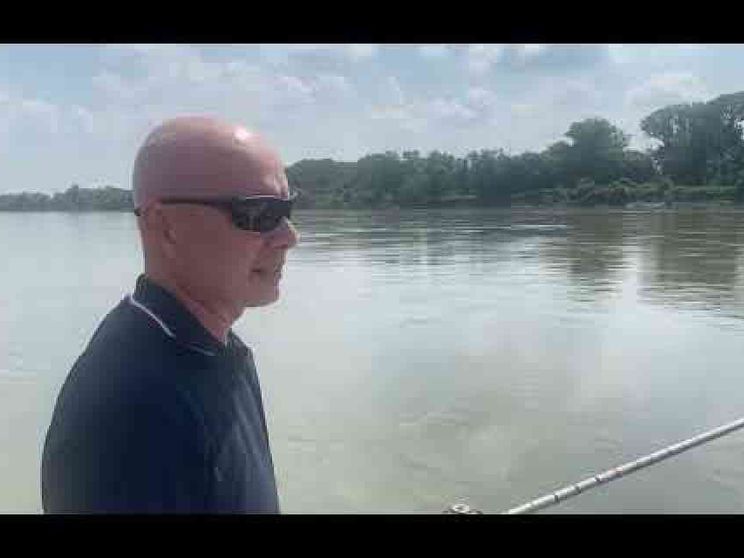 I prelievi di sabbia e il clima hanno reso più difficile navigare sul Po