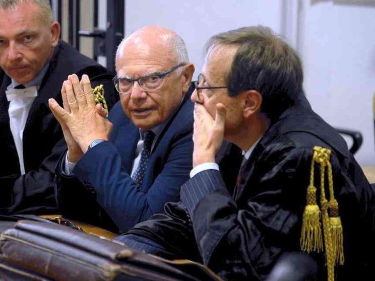 Il virologo Galli condannato a un anno e quattro mesi per falso