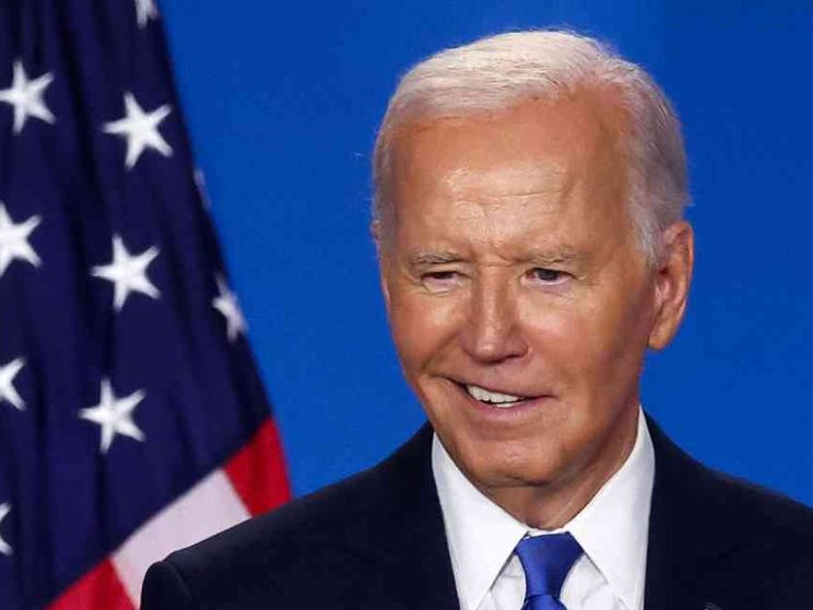 Biden riparte: «Sono vecchio, ma lucido». E chiama Trump a un nuovo duello in tv