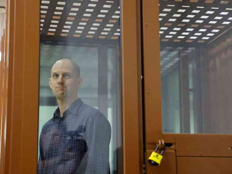 La Russia ha condannato a 16 anni di carcere un giornalista americano