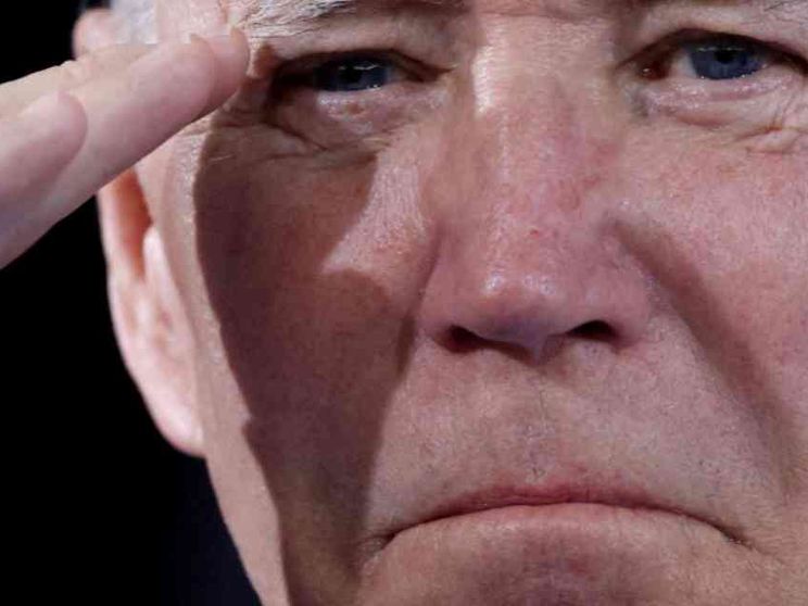 Biden rinuncia a sfidare Trump e lancia Harris come candidata democratica