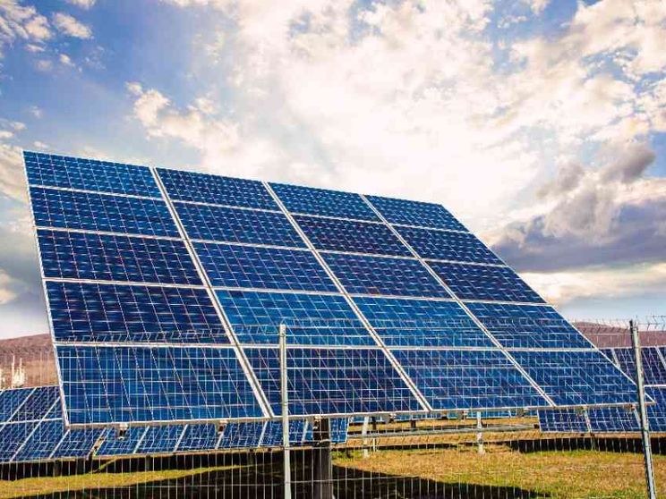 Le fonti rinnovabili hanno superato le fossili. C'entra la pioggia