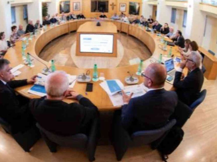 Chiese ferite dal sisma. Lavori avviati al 90%