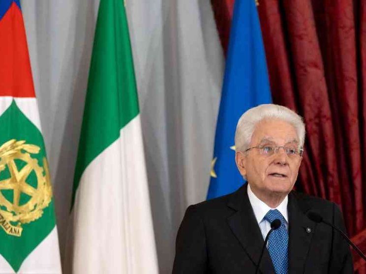 Il richiamo di Mattarella: «Eversivi gli attacchi alla libera informazione»