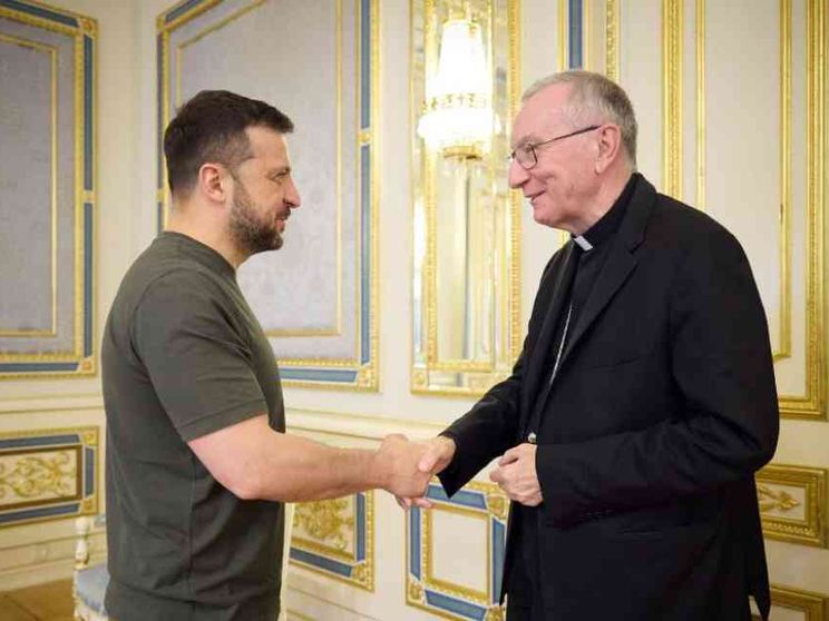 Parolin: più sforzi per la pace in Ucraina. Al tavolo serve anche la Russia