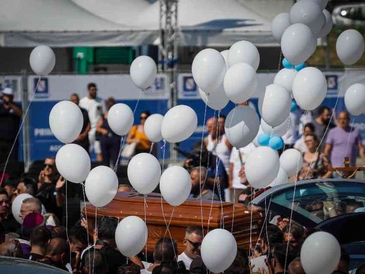 Scampia piange i suoi figli. «Lo Spirito soffi sulle vele»