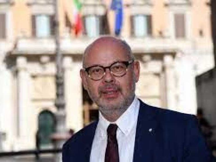 «FdI superi la fiamma ed entri in maggioranza Ue. Autonomia rischiosa»