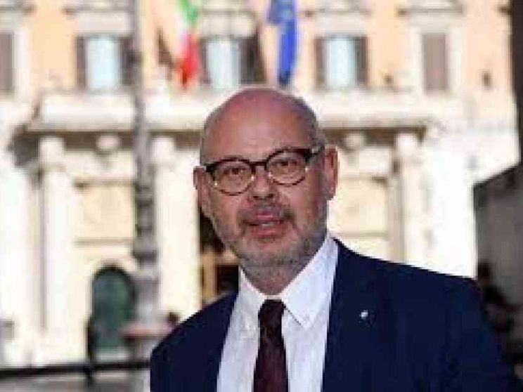 «FdI superi la fiamma ed entri in maggioranza Ue. Autonomia rischiosa»