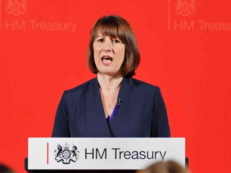 A Londra “buco” da 22 miliardi. Crescita giù e progetti a rischio