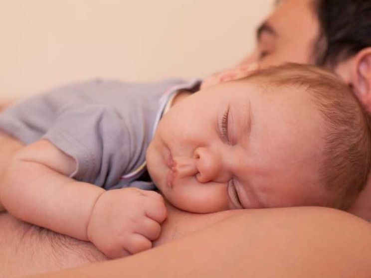 Al neonato ci pensa papà. E tutto va meglio