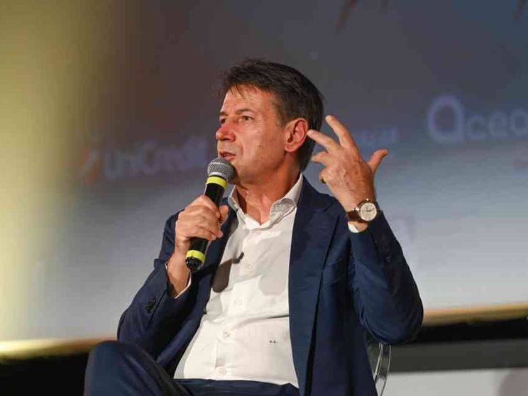 Conte ignora Grillo: M5s cambi o muore. «Tutto in discussione, anche il nome»