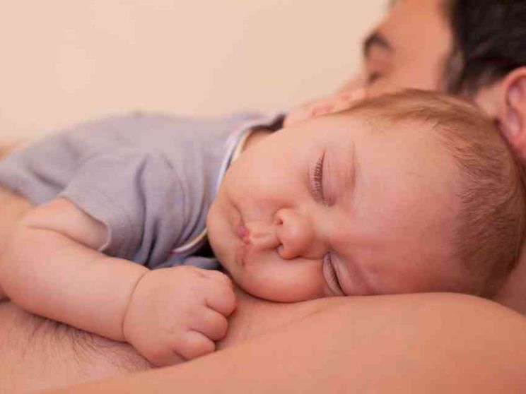 Al neonato ci pensa papà. E tutto va meglio