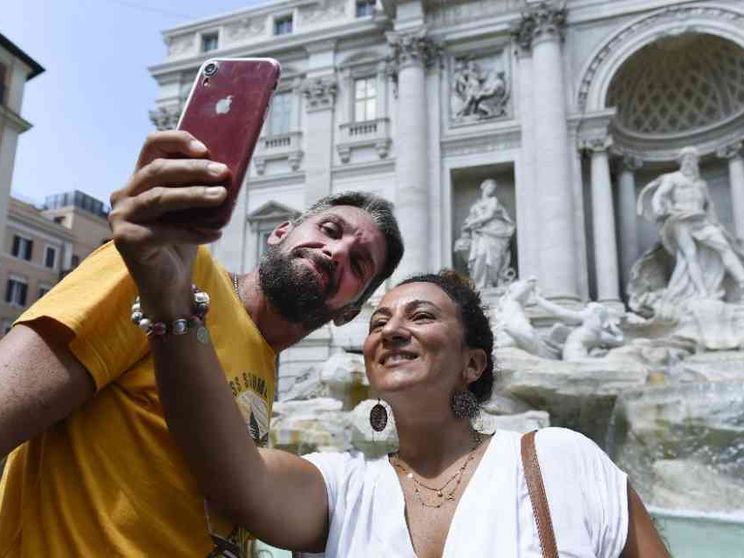 Arriva la stretta sugli affitti brevi, ma i Comuni vogliono più limiti