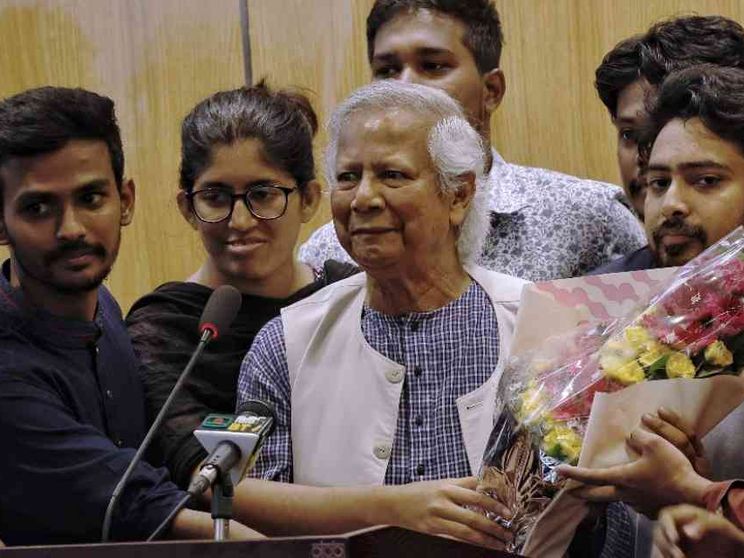 Yunus giura da premier: è una seconda indipendenza