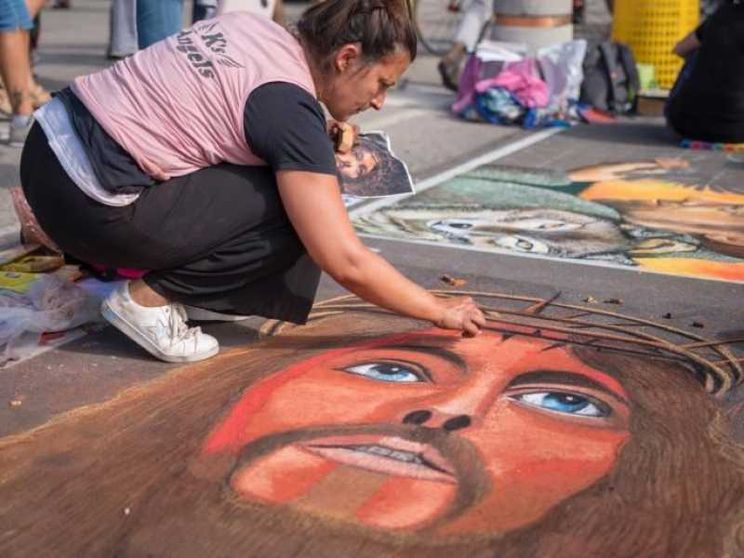 La Divina Commedia dei madonnari (e la “Mater Gratiae” arriva dal fiume)