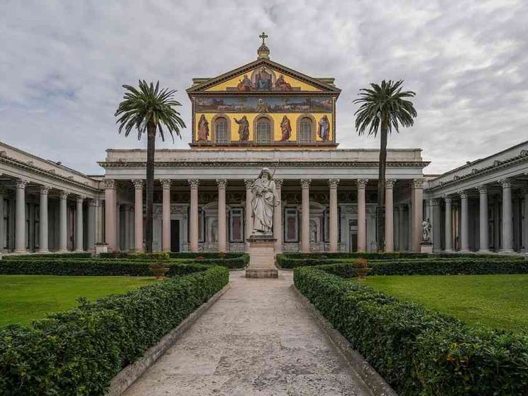 Il «trofeo» di Paolo sulla via Ostiense dal luogo del martirio alla tomba