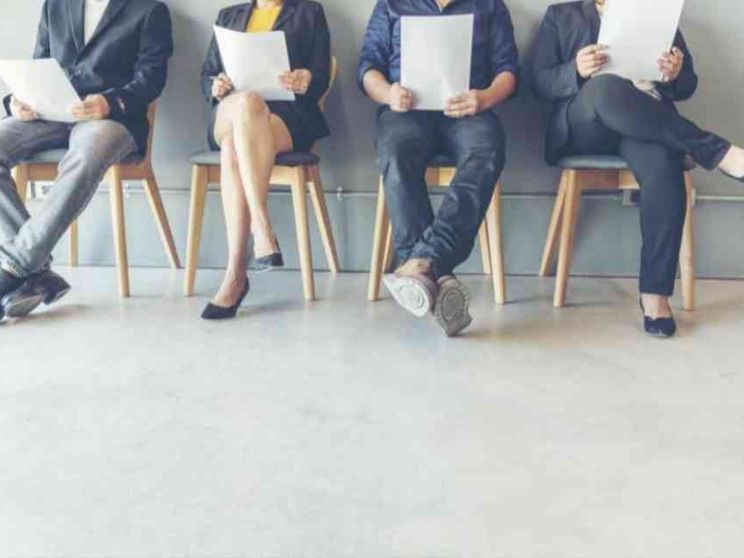 Sempre meno colloqui a quattr'occhi, la selezione passa dall'IA