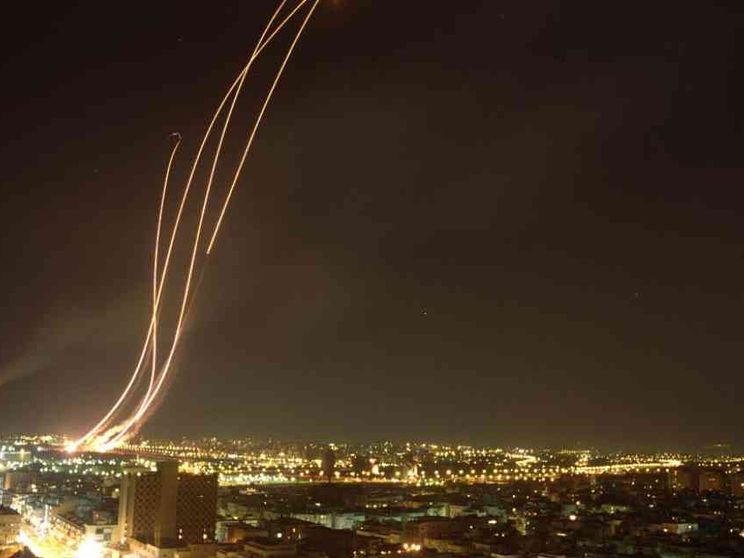 Le maschere antigas all'Hilton: bere champagne, scoprire la guerra