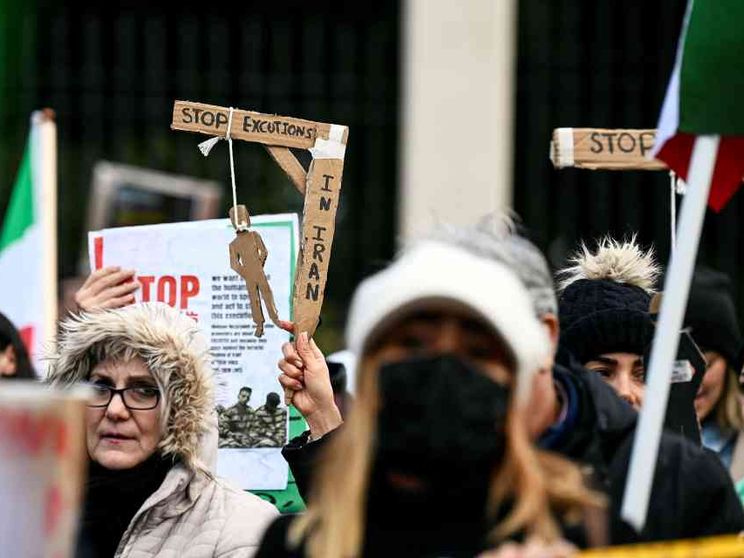 L'Iran senza pietà: otto impiccagioni in poche ore