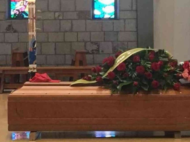 La cremazione solo dopo le esequie. No al rito con l'urna