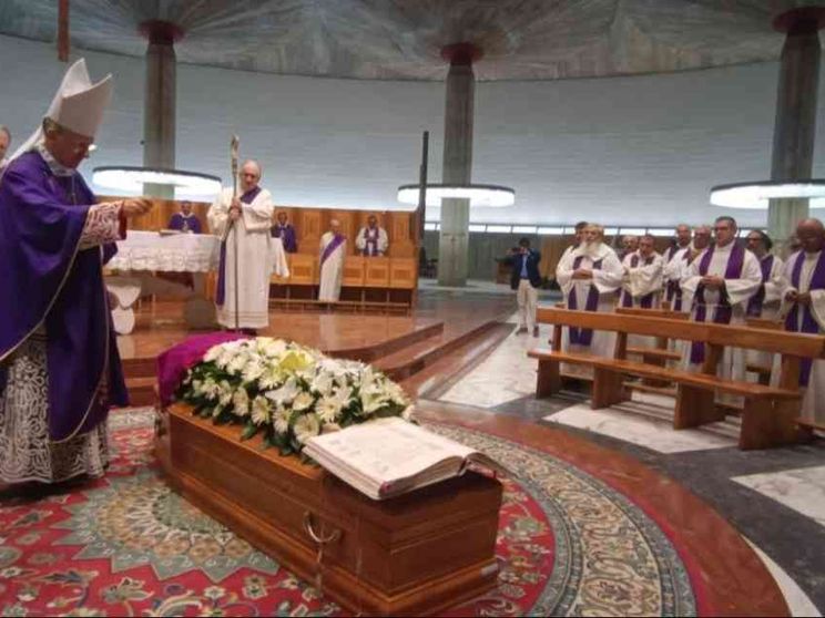 Vocazione comunicatore: La Spezia dà l’addio a don Savoca