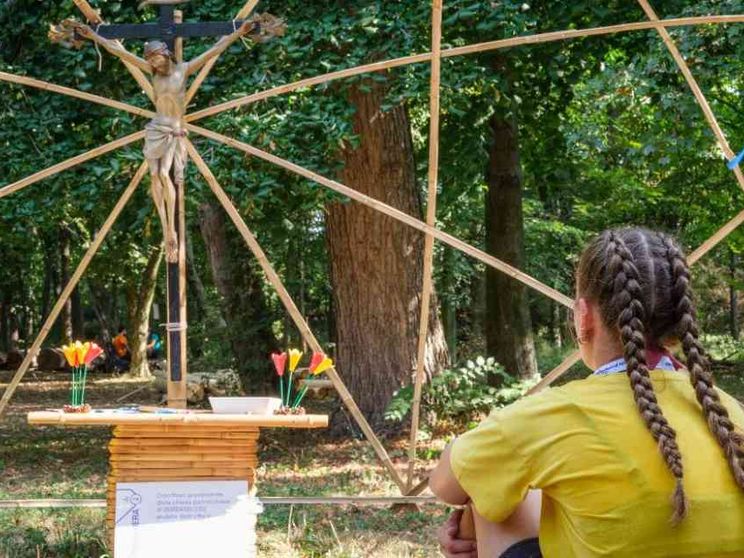 Vivere al servizio degli altri. Le storie e i racconti degli scout