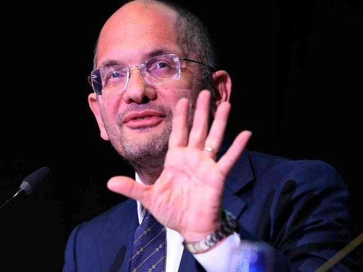 Il commissario Castelli: «Case e scuole. I giovani devono poter restare»