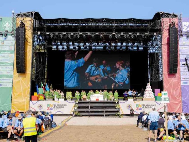 Il Papa agli scout: «Agesci, scuola di servizio al prossimo»