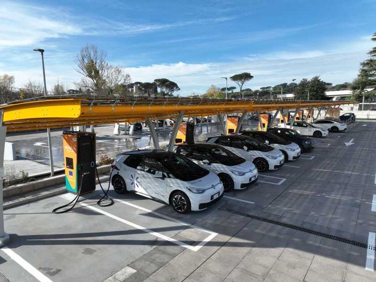 Le colonnine ci sono, sono le auto elettriche che mancano