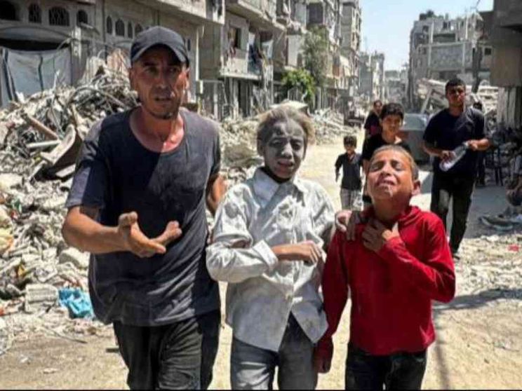 La corsa per non abbandonare Gaza. Emergency entra, da Caritas i vaccini