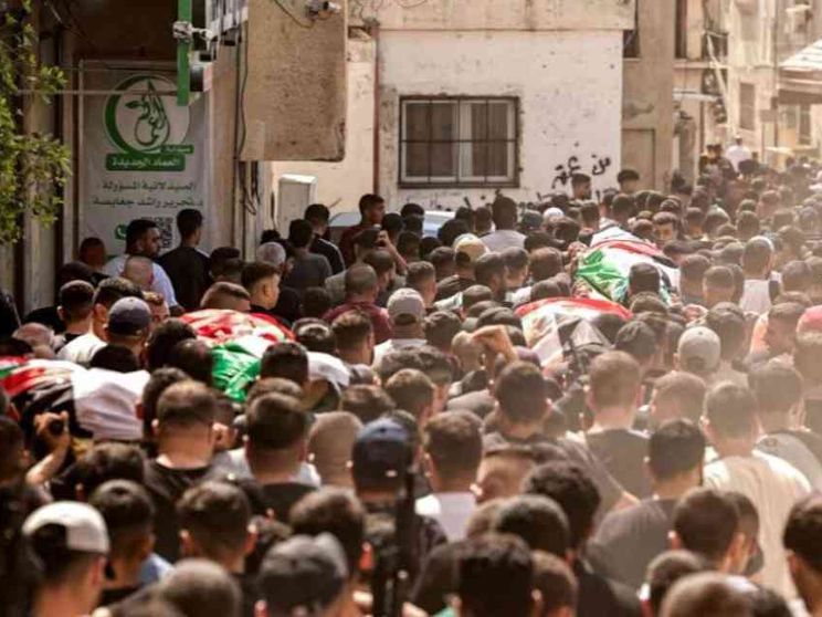 Israele «blinda» la Cisgiordania. Hamas chiama all’azione i kamikaze