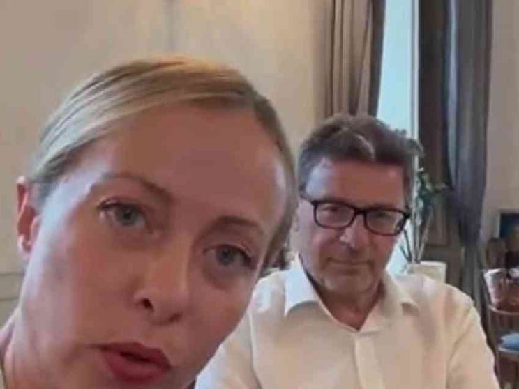 Polverone assegno unico. Meloni e Giorgetti: non lo aboliamo