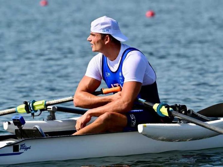 Perde la medaglia paralimpica per colpa del cellulare