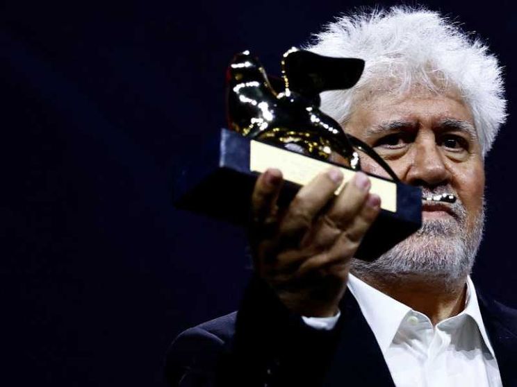 Il Leone d'oro va ad Almodóvar. Ma la vera sorpresa è "Vermiglio"