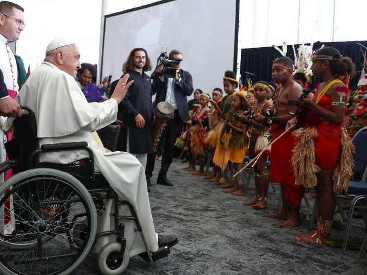 Papa: «Risorse naturali a beneficio di tutti. Basta violenze tribali»