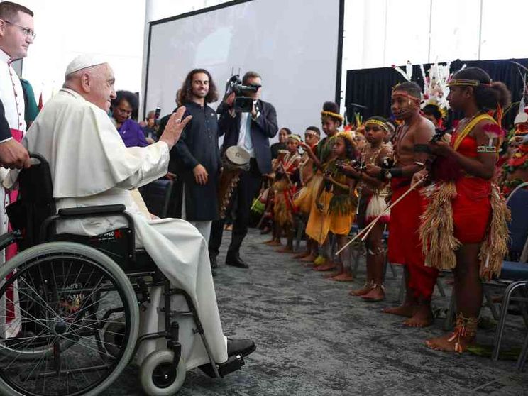 Papa: «Risorse naturali a beneficio di tutti. Basta violenze tribali»